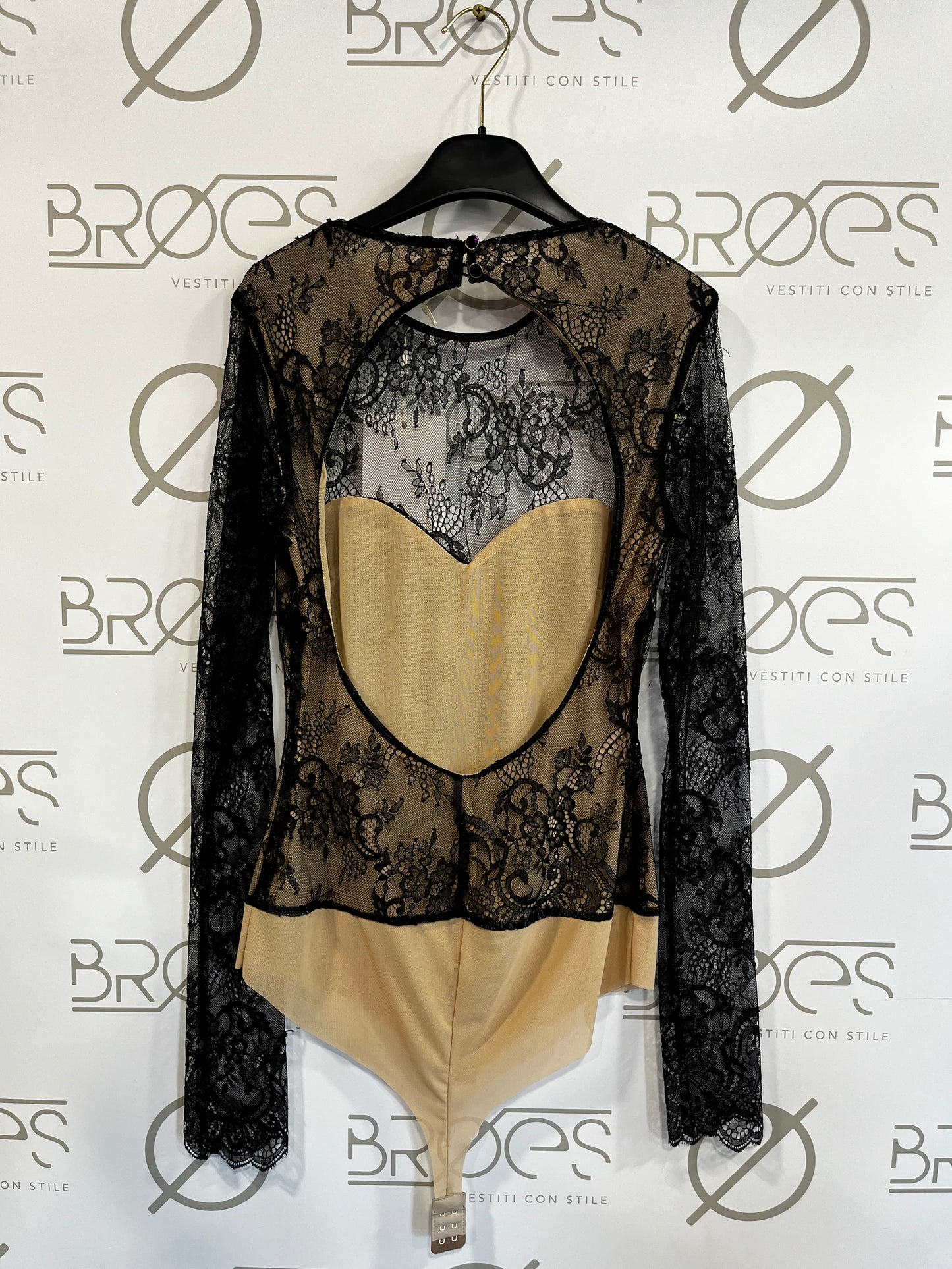 Body in pizzo Silence