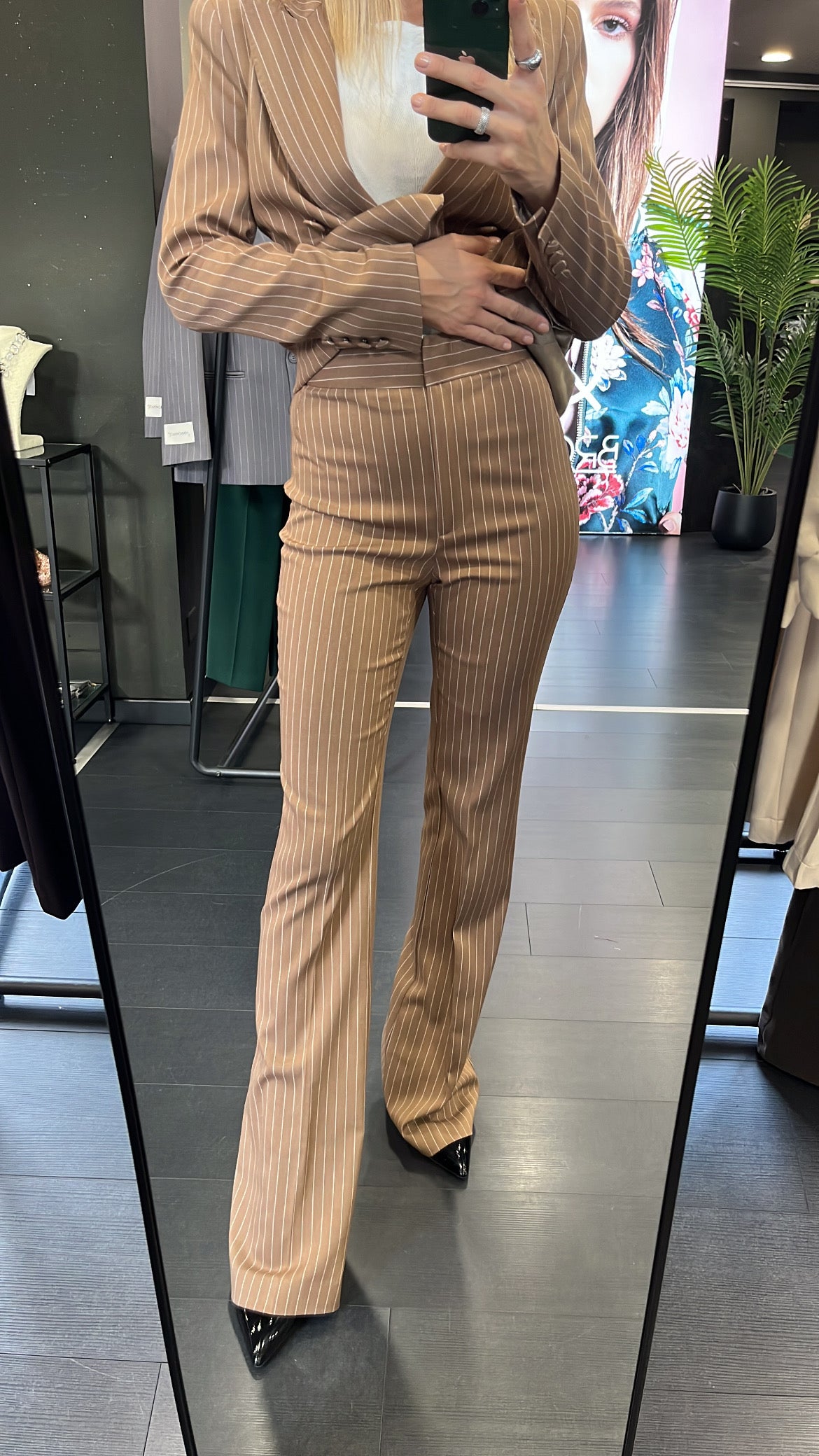 Pantalone zampa gessato