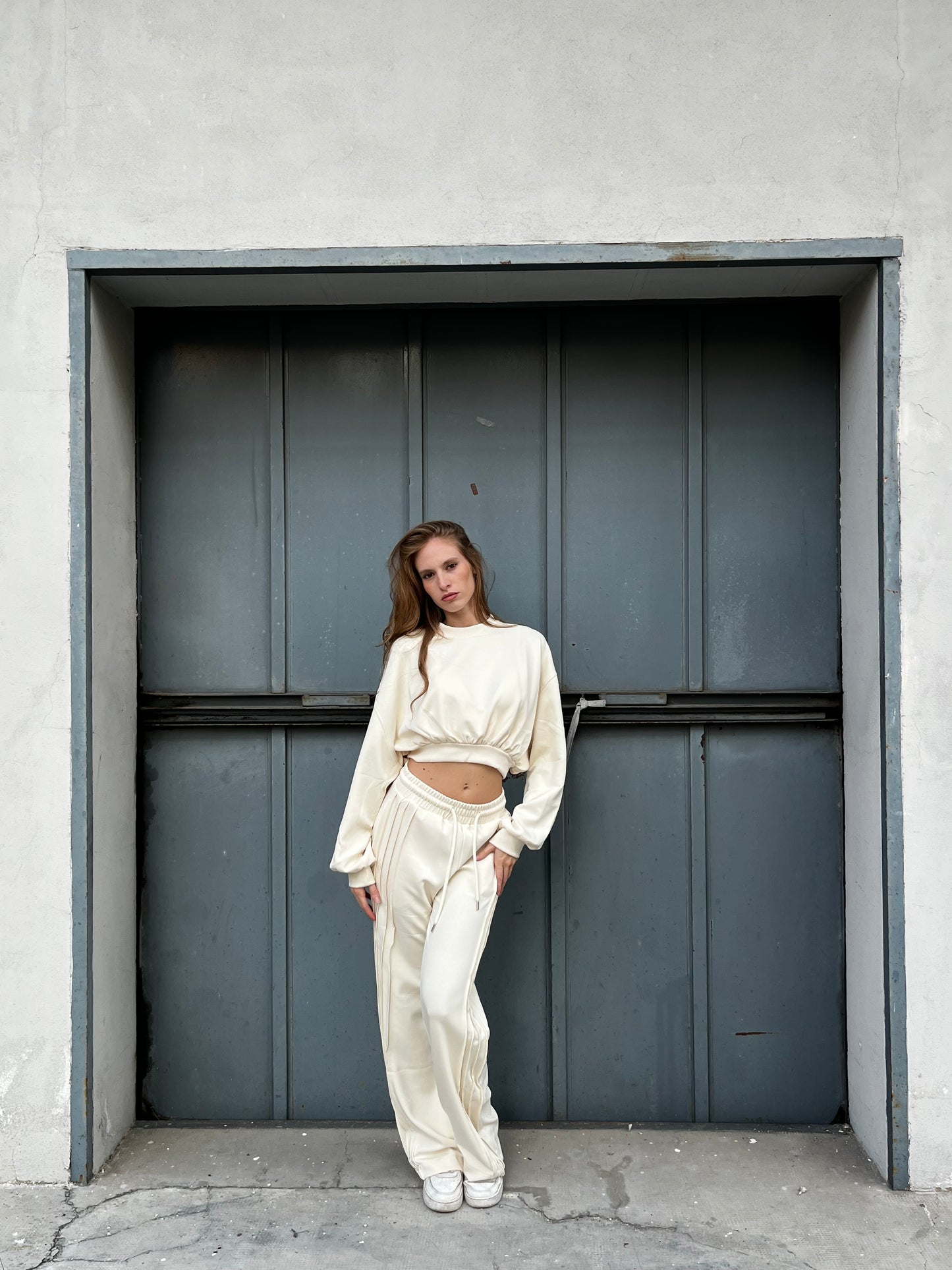 Pantalone tuta con nervature