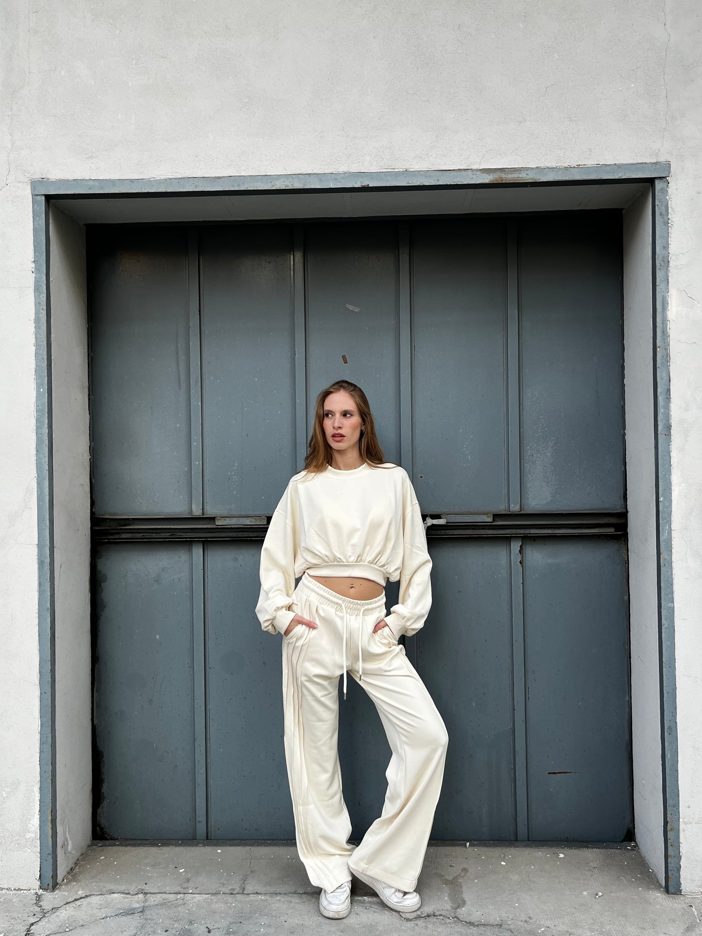 Pantalone tuta con nervature