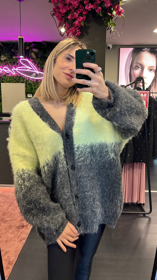 Cardigan over bicolor